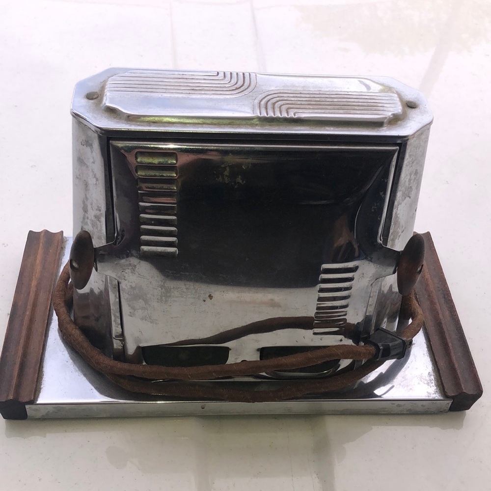 Vintage 1930’s Son-Chief Speed-Master 680 Chrome and Wooden Toaster. Excellent!